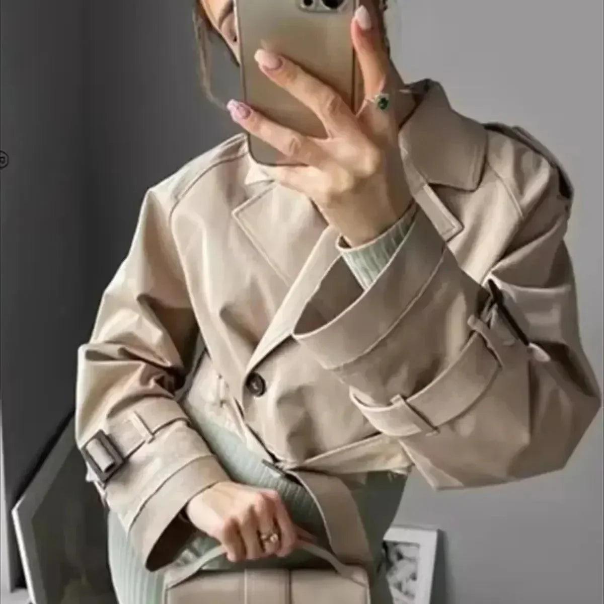 Ella | Elegant Kort Dame Trenchcoat til Hverdag