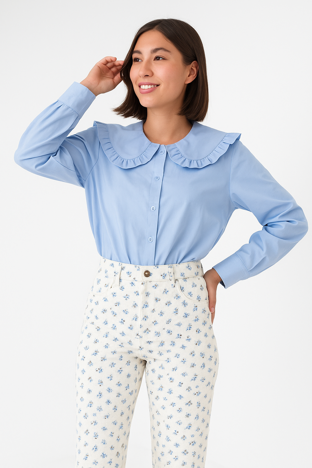 Kvinders bluse i bomuldsblanding med flæsekrave