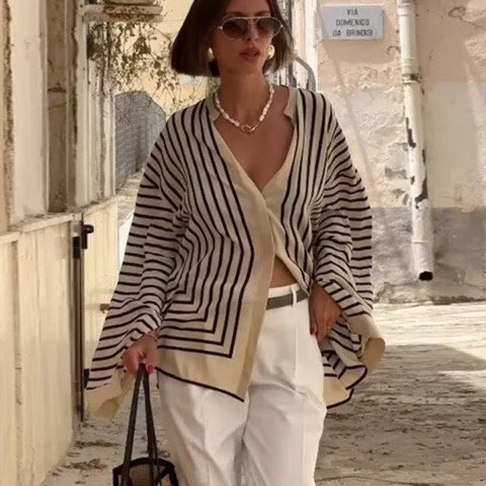 Kvinders rummelige stribede poncho med åben front